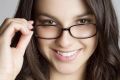 5 thói quen sử dụng kính cận gây nguy cơ lồi mắt, hỏng mắt
